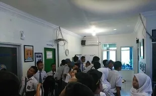 KUNJUNGAN MEDIA : SMK Saraswati Salatiga Berkunjung ke Solopos