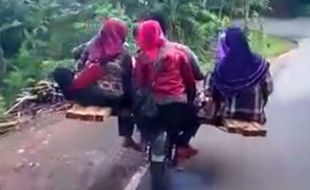 FENOMENA OJEK PALANG : Ojek Gereget Ini Sekali Jalan Bisa Angkut 10 Orang