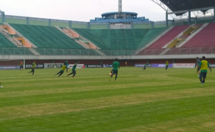 TIMNAS INDONESIA VS TIMNAS VIETNAM : Penampakan Timnas Indonesia Saat Berlatih Sore Ini di Stadion Maguwoharjo