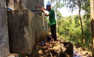 AIR BERSIH GUNUNGKIDUL : Warga Tegalweru Patungan agar Mesin Pompa Tetap Jalan