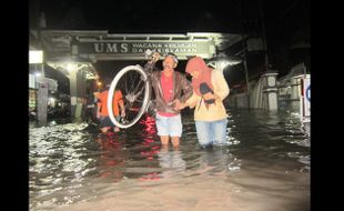 BANJIR SOLORAYA : Boyolali Terus Diguyur Hujan, UMS & RSIS Kian Tergenang