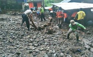 BANJIR MAGETAN : Banjir Bandang 5 Menit, Gudang dan 9 Rumah di Plaosan Rusak