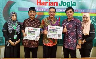 Hasto Wardoyo-Sutedjo Kunjungi Harian Jogja