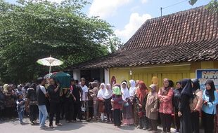 KISAH TRAGIS : Sempat Diingatkan Tak Ikut ke Tawangmangu, Warga Klaten Tewas Tertimpa Dahan