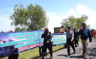 Labuhan Pantai Glagah Disambut Aksi Protes Penggarap PAG