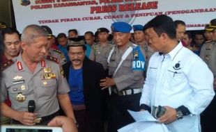 PENIPUAN JATENG :  Mengaku Bisa Gandakan Uang, Dukun di Cilacap Tipu Ratusan Orang