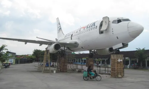 WISATA KLATEN : Ada Pesawat Boeing 737 Di Objek Wisata Kuliner Janti