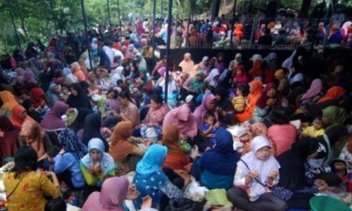 Foto Tradisi Sadranan Lestari di Semarang