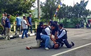 PILKADA KULONPROGO : Mukidi Jadi Calon Bupati, Tiba-tiba Diserang dalam Perjalanan ke Lokasi Kampanye