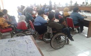 RAPERDA DISABILITAS : Dinilai Copy Paste UU Disabilitas, Ini Penjelasan Pansus