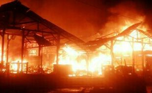 KEBAKARAN SEMARANG : Bangunan Terbakar Pasar Waru Tergolong Baru