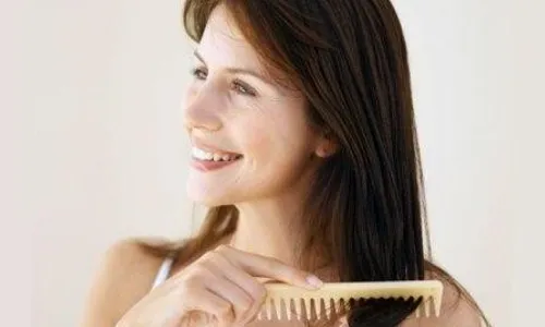 TIPS KECANTIKAN : Ingin Punya Rambut Lembut? Begini Caranya