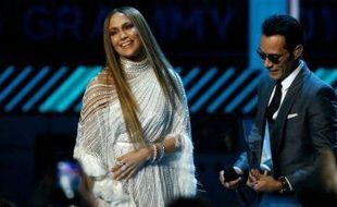 Ups, Jennifer Lopez dan Marc Anthony Berciuman di Latin Grammy Awards 2016