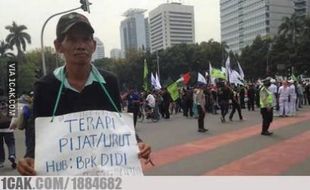 DEMO 4 NOVEMBER : Ada Layanan Pijat di Tengah Aksi Damai Bela Islam