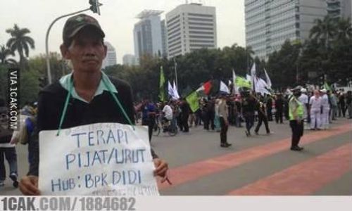 DEMO 4 NOVEMBER : Ada Layanan Pijat di Tengah Aksi Damai Bela Islam