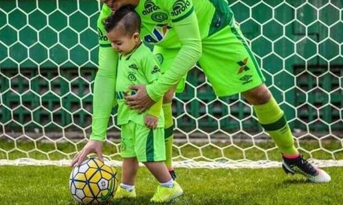 Kisah Haru Kiper Chapecoense yang Meninggal Setelah Telepon Istri