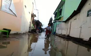 BANJIR SOLO : Drainase Pampat Perparah Banjir di Semanggi