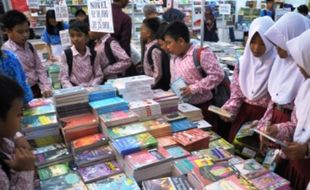 FOTO PAMERAN SEMARANG : Serunya Pesta Semarang Sejuta Buku…