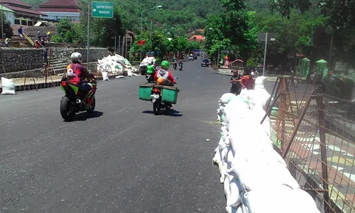 GAJAH MUNGKUR MOTORPRIX 2016 : Jalan untuk Balap Motor, CFD Wonogiri Diliburkan Sehari