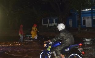 BANJIR SUKOHARJO : Hujan Deras, Jl. Jensud dan Kantor Setda Kebanjiran