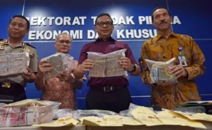 FOTO PUNGLI SEMARANG : Inilah Bukti Pungli Pelabuhan…