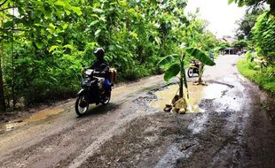 INFRASTRUKTUR GUNUNGKIDUL : 206 Km Jalan Dalam Kondisi Rusak