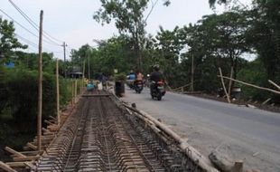 INFRASTRUKTUR BOYOLALI : Proyek Jembatan Bugel Dikebut, Jalur Bangak-Simo Ditutup