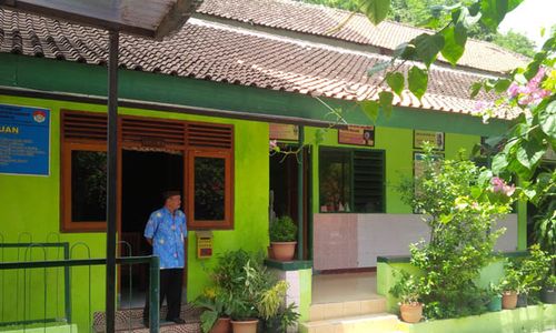 BUNUH DIRI SEMARANG : Sebelum Dipaksa Ayahnya Minum Racun, Siswi SD Ini Bertingkah Aneh