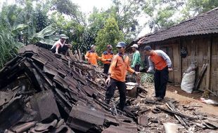 BENCANA WONOGIRI : Longsor Terjang 2 Lokasi di Puhpelem