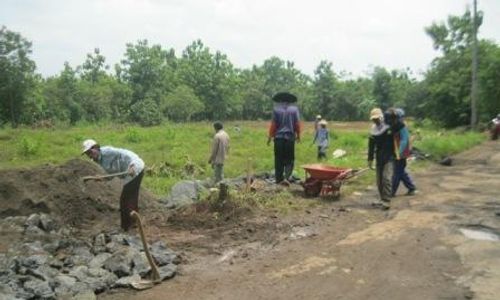 INDUSTRI WONOGIRI : Pabrik Tripleks Sedang Dibangun di Ngadirojo