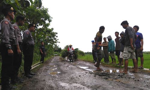 KONFLIK PENAMBANGAN KULONPROGO : Lewat Tanggul Irigasi, Jalur Tambang Ditutup