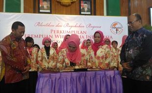 Perwira Bantu Perempuan Wirausaha Lebih Mandiri