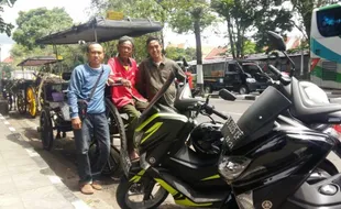 TRENDING SOSMED : Andong Senggol Motor KLX Banjir Komentar