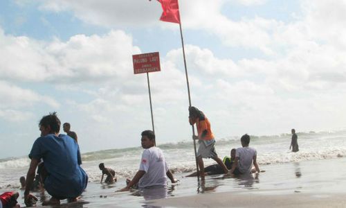 AMANKAN WISATAWAN PANTAI SELATAN : Disbudpar Bantul Segera Tambah Rambu Peringatan