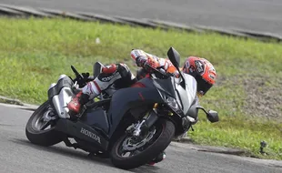 SEPEDA MOTOR TERBARU : Honda Siapkan CBR250RR untuk Balapan