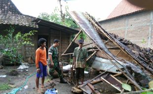 Puting Beliung Terjang 3 Kecamatan di Sragen, Seratusan Rumah Rusak