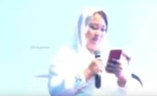 Inilah Puisi Inayah Wahid Bikin Jemaah Haul Gus Dur Tertawa