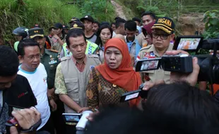 Gus Ipul Diusung PDIP, Khofifah Temui Kiai Sepuh Tebuireng