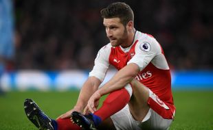 LIGA INGGRIS : Mustafi Cedera, Wenger: Ini Tantangan Arsenal