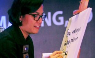 FOTO TAX AMNESTY : Menkeu Sri Mulyani Tuliskan Pesan…