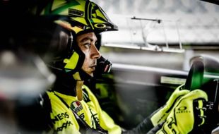 Pensiun dari Moto GP, Valentino Rossi Bakal Ikut Turnamen Balap Mobil