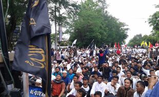 DEMO 2 DESEMBER : Aksi Damai 212, Ribuan Muslim Banjiri Gladak Solo