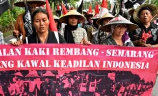 FOTO PABRIK SEMEN PATI : Begini Aksi JMPPK di Semarang…