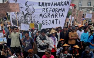 FOTO DEMO SEMARANG : FPR Tuntut Reforma Agraria Sejati