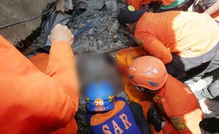 GEMPA ACEH : PMI Solo Galang Bantuan untuk Korban Gempa di Pidie Jaya