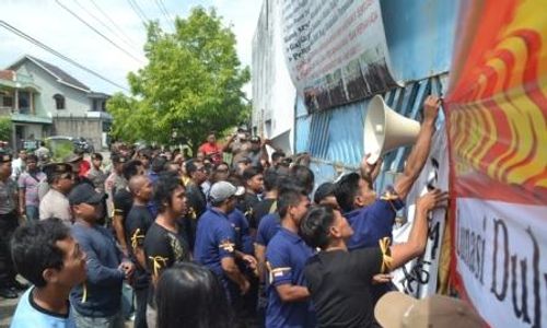 PN Sukoharjo Eksekusi Pabrik Rokok di Jl. Ciu