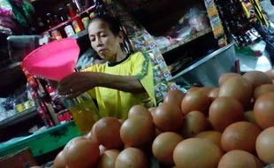 KEBUTUHAN POKOK PONOROGO : Jelang Akhir Tahun, Harga Cabai Tembus Rp70.000/Kg