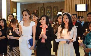 HOTEL DI JOGJA : The Alana Hotel Sambut Natal dengan Penyalaan Lilin