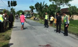 KECELAKAAN GROBOGAN : 2 Honda Vario Adu Hadap, 1 Tewas