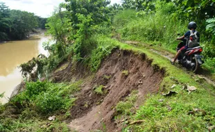 PERTANIAN SUKOHARJO : Tanggul Jebol, 10 Ha Lahan di Gumpang Terancam Tak Dapat Air